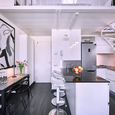 The - Regarda Travel Μπαρντολίνο