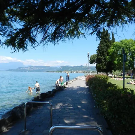 The - Regarda Travel Μπαρντολίνο